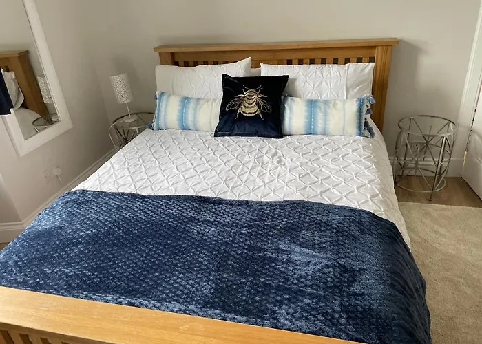 Number 79, Cosy Central Helensburgh 1 Bedroom, Ground Floor Pet Friendly, Garden