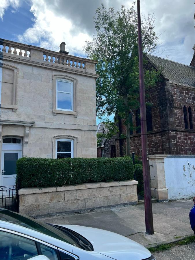 Number 79, Cosy 1 Bedroom, Ground Floor Pet Friendly, Garden * Helensburgh